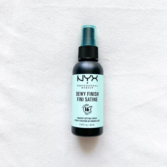 NYX Dewy Finish Makeup Setting Spray - Picture 1 of 2
